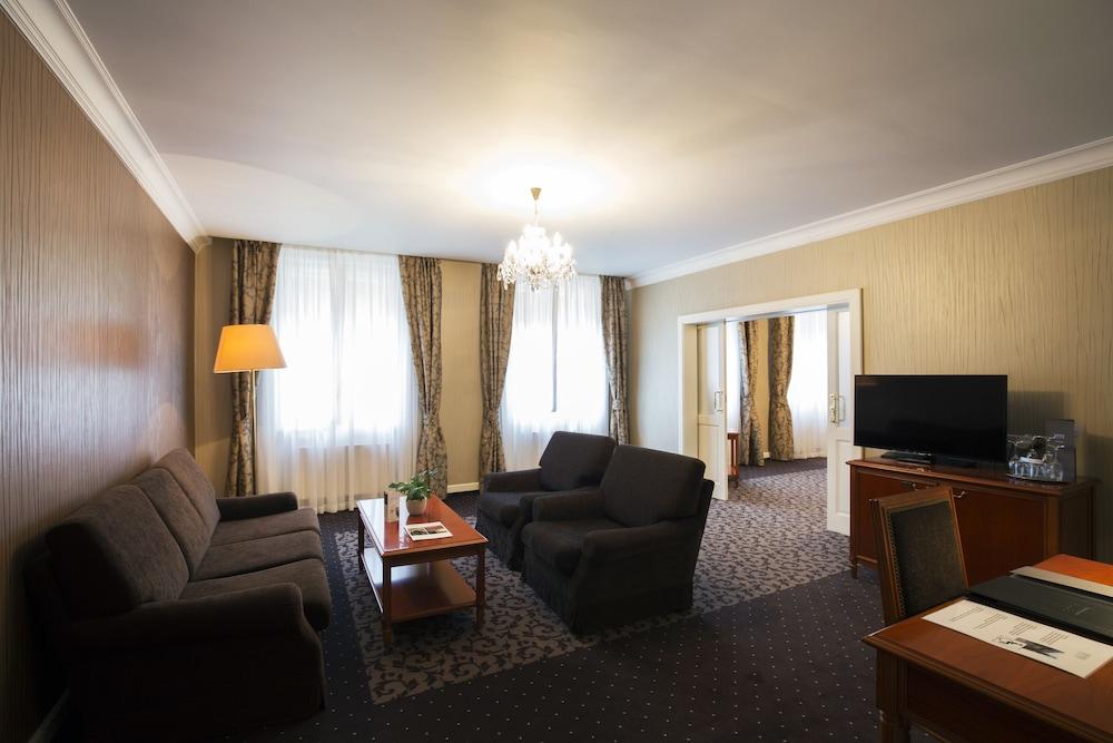 Grandhotel Pupp Hotel 5*