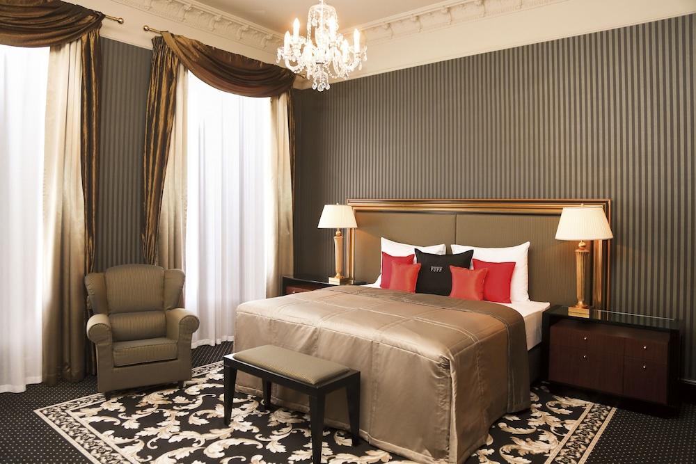 Grandhotel Pupp Hotel 5*