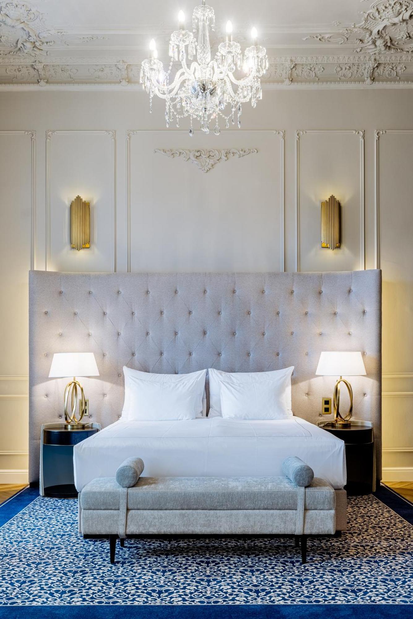 Отель Grandhotel Pupp 5*