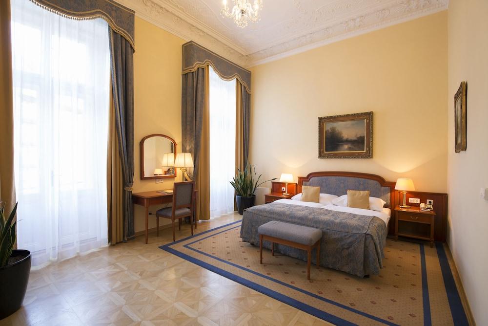 Grandhotel Pupp Hotel 5*